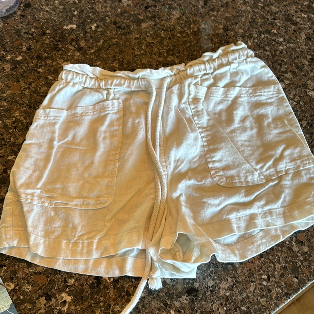 Universal threads shorts